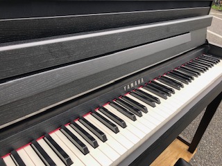 yamaha clp-585b keyboard